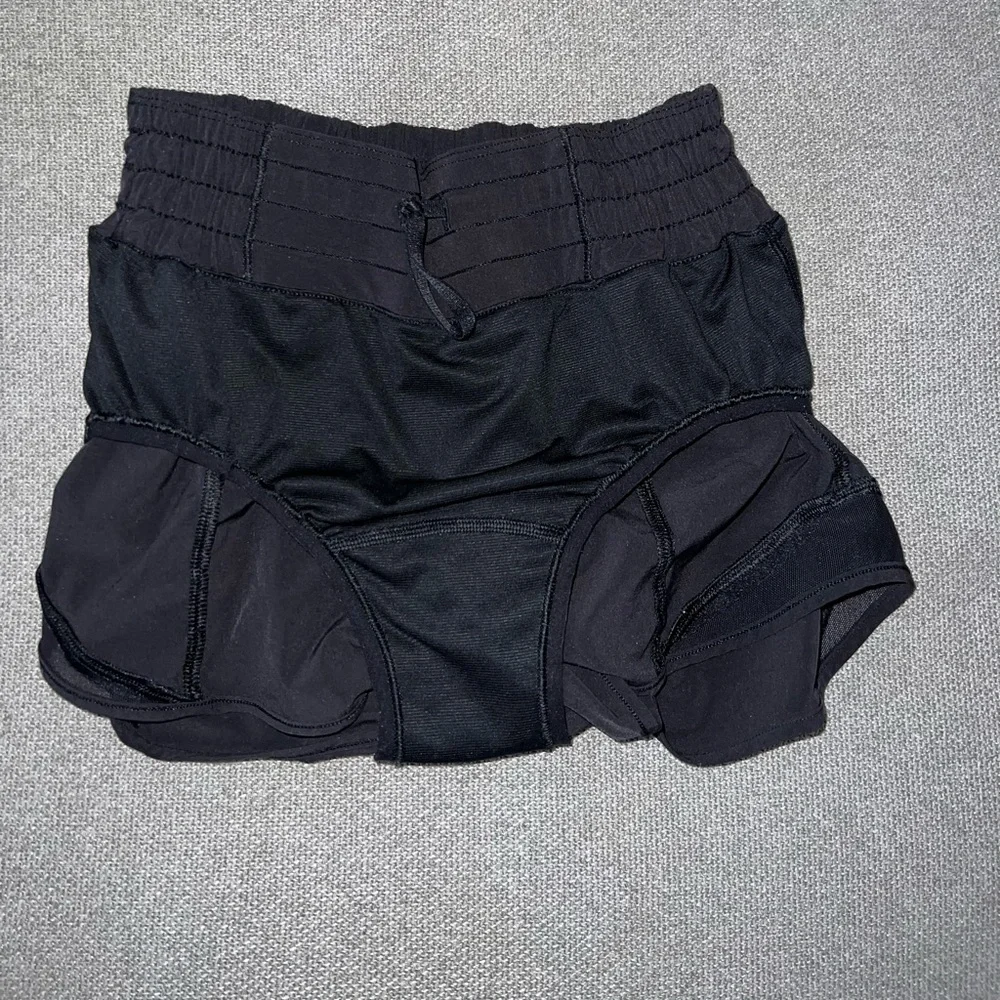 Lululemon Hotty Hot Short *High-Rise 2.5" Inseam Size 0_10
